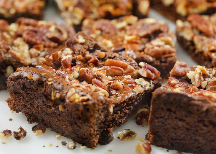 saiba algumas receitas de comidas para emagrecer envolvendo doces imagem de comidas para emagrecer focada em um doce