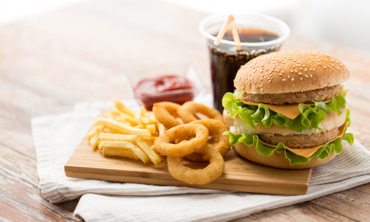 Dicas para as férias: alimentos a evitar durante a dieta