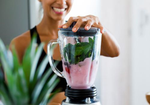 Cooking healthy smoothies at home